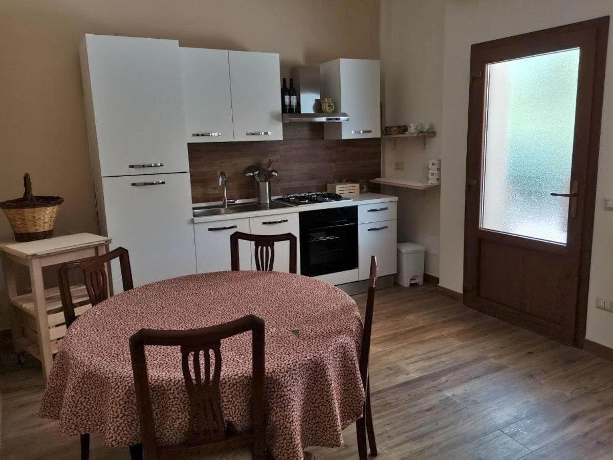 Al Centesimo Chilometro - Ristoro Del Pellegrino Hostel Montefiascone Ngoại thất bức ảnh